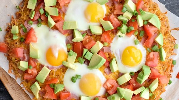 Overhead of California Hashbrown Breakfast Pizza