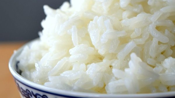 a side view of a fluffy bowl of white rice