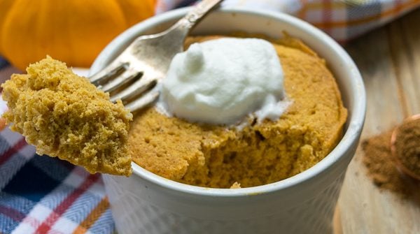 Healthy Pumpkin Mug Muffin (single serve) - this microwavable clean eating is ready to eat in 5 minutes