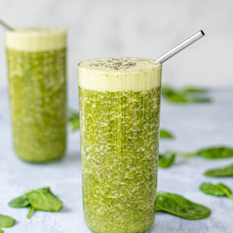 Healthy Energizing Green Smoothie - The Schmidty Wife