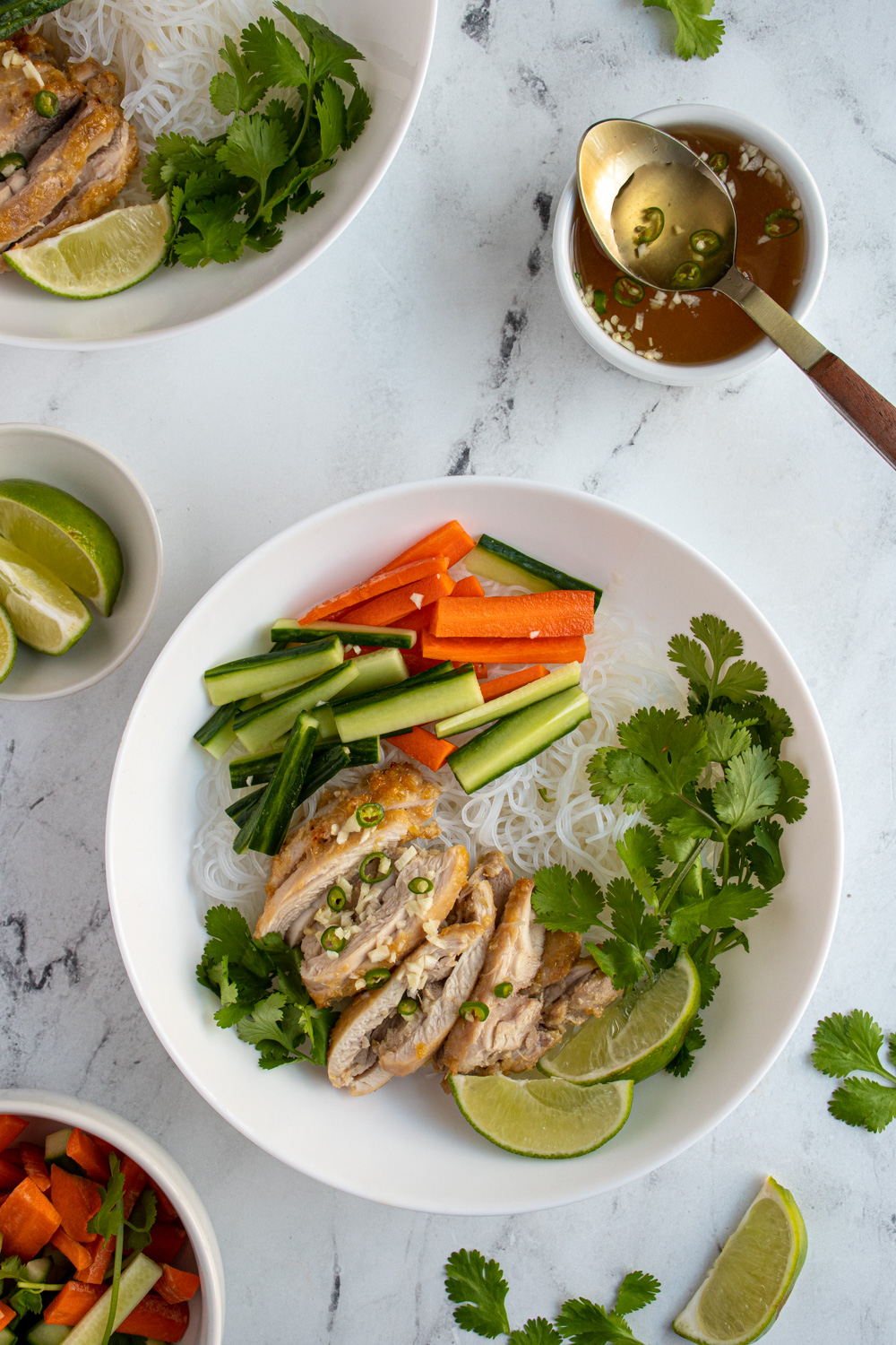 Overhead_Lemongrass_Chicken_Vermicelli - The Schmidty Wife
